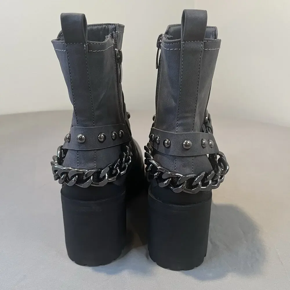 Nine West Womens Quinda Size 7.5M Gray Ankle Boots Buckle Chain Block Heel Motto